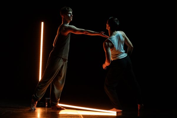 VESSEL
Di Pett | Clausen - Knight
Con Travis Clausen-Knight e James Pett
Coproduzione DANCEHAUSpiù
Durata 30'

Sinossi
In un mondo pervaso dal rumore, cosa diventiamo? Quali verità si rivelano in un improvviso silenzio? E quando finalmente prendiamo coscienza della nostra vera natura, a lungo mascherata e temuta?
Vessel esplora il fenomeno dell'irriconoscibilità del sé nel paesaggio frenetico della vita moderna, dove spesso confondiamo sogni e illusioni con la realtà.

21 apr 2024, 19:00
Milano, Via Tertulliano, 68, 20137 Milano MI, Italia

Pett|Clausen-Knight is the creative dynamo for multi award winning dancers and choreographers James Pett and Travis Clausen-Knight, and a home for their continuing investigation into the human experience. 
By pushing the boundaries of contemporary dance, the British choreographers have crafted sensitively provocative creations stimulated through  their intensely powerful visual language